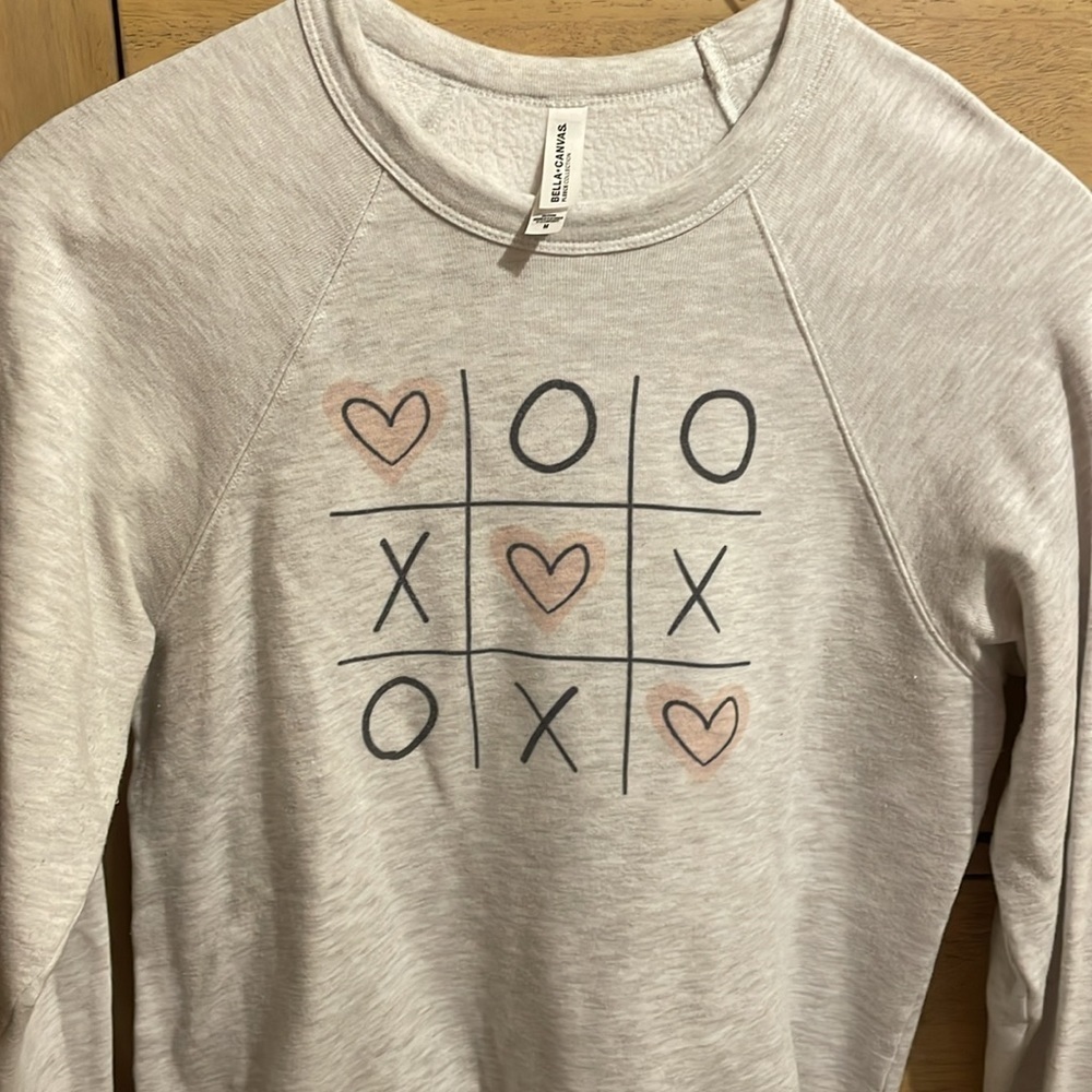 XOXO Sweatshirt - Picture 3 of 4